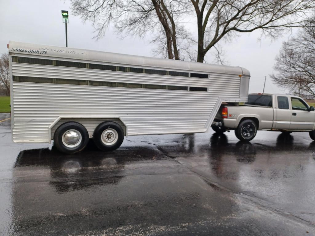 truck with transport bed to cremate a horse
